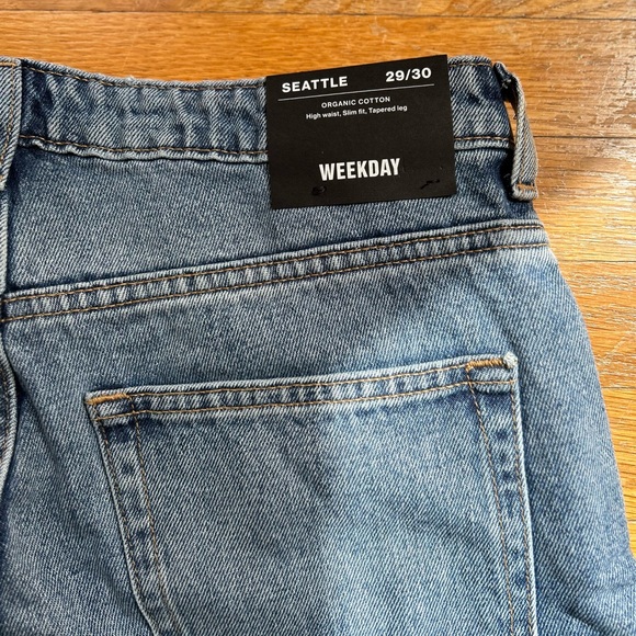 NWT Weekday Seattle Mom Jeans in San Fran Blue, size 29 - Picture 6 of 10